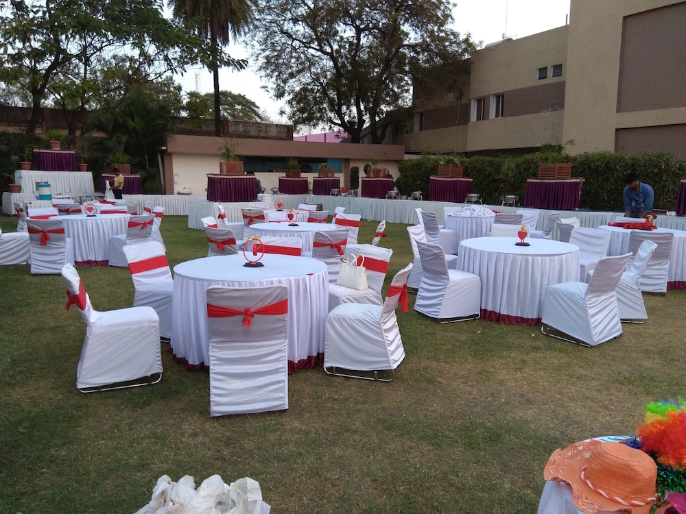 meeting & event spaces