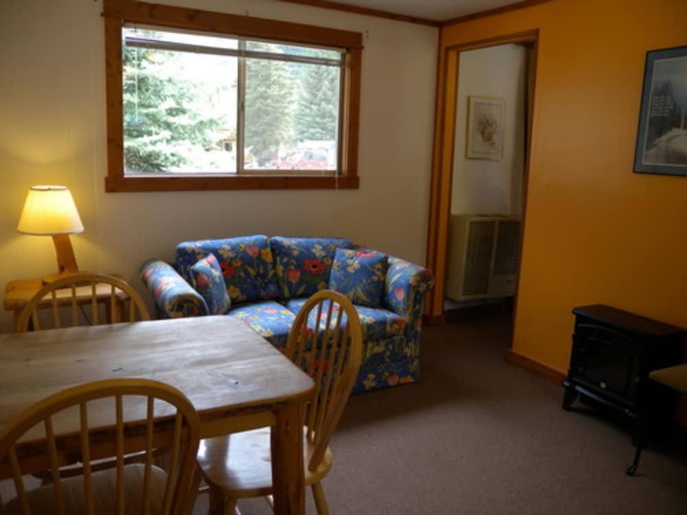 Redstone Cliffs Lodge