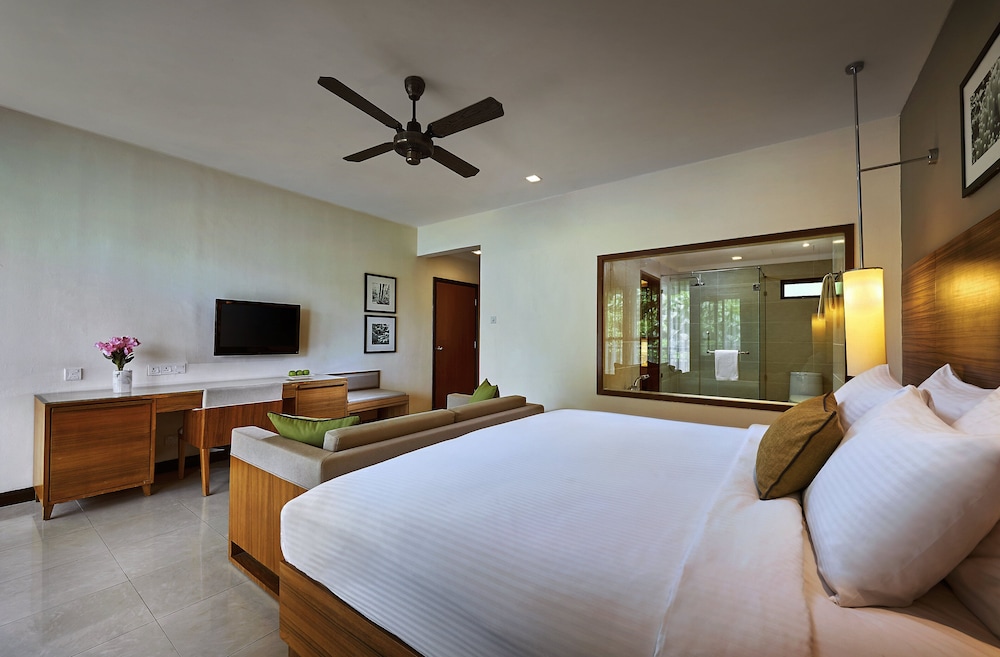 The Taaras Beach & Spa Resort 13