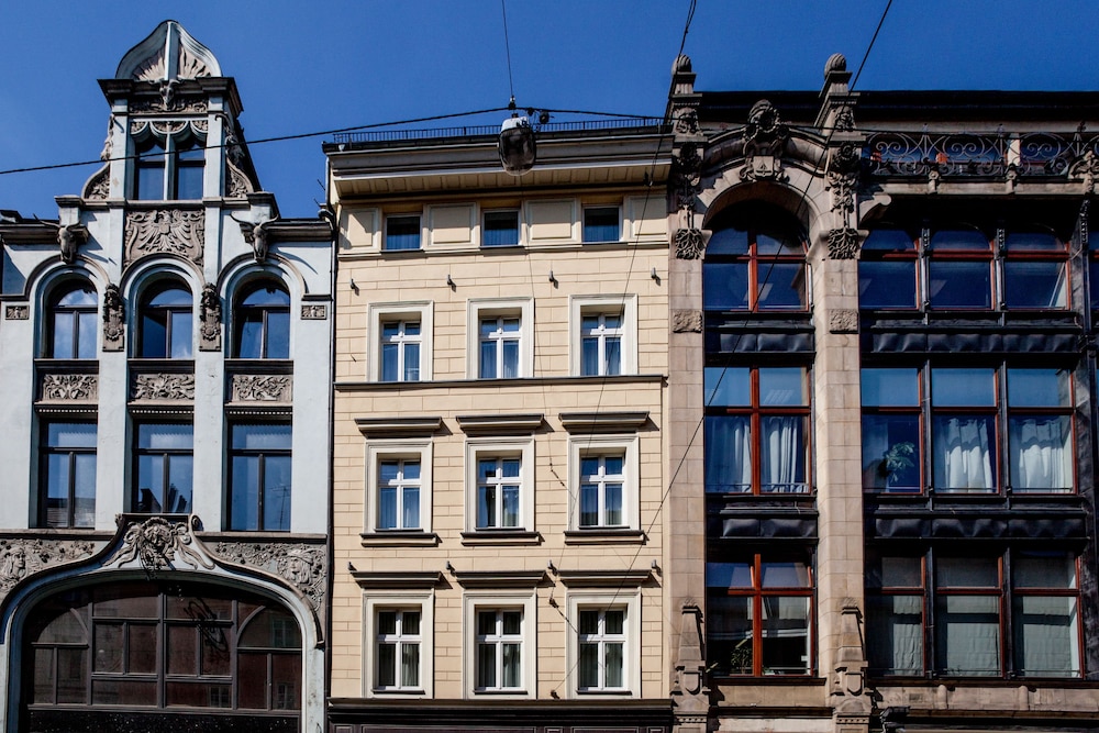 Hotel Gold Apartments - Image 1