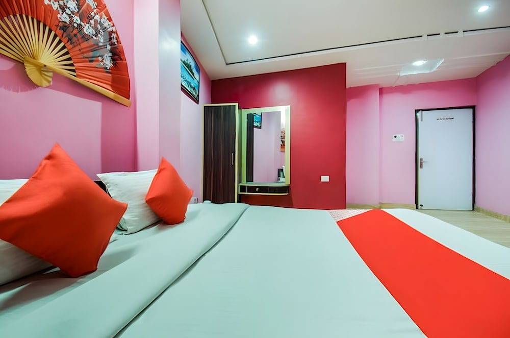 HOTEL PRADHAN INN