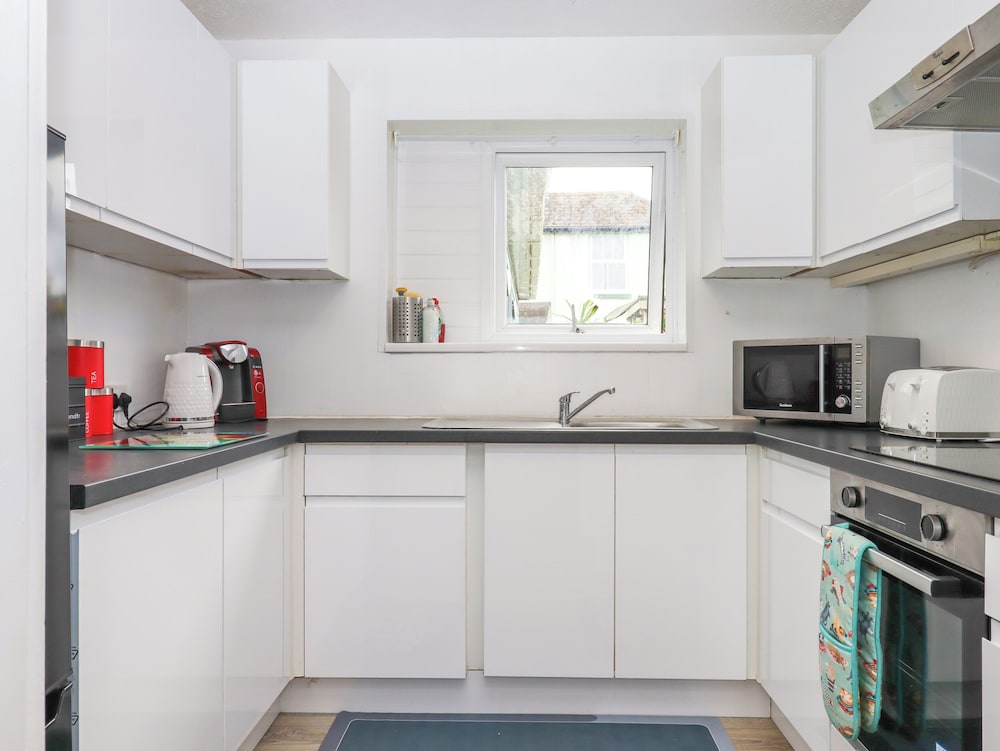 Brixham Breeze Cabin