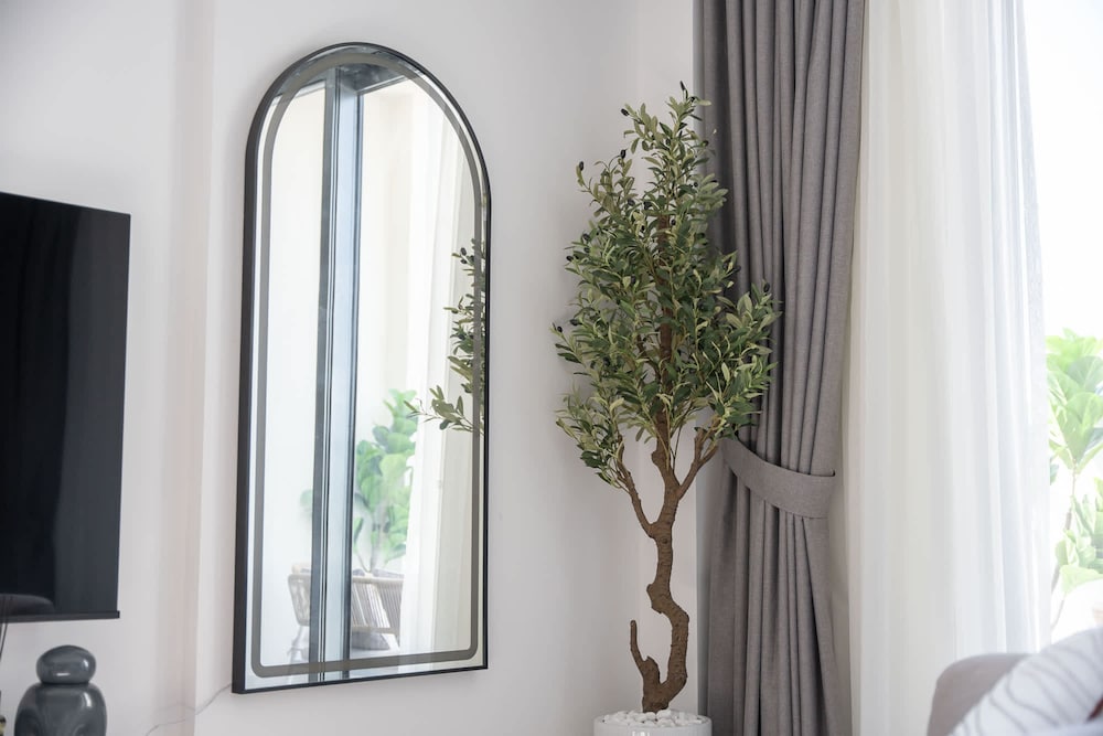 Sleek Studio in Jumeirah Village Triangle