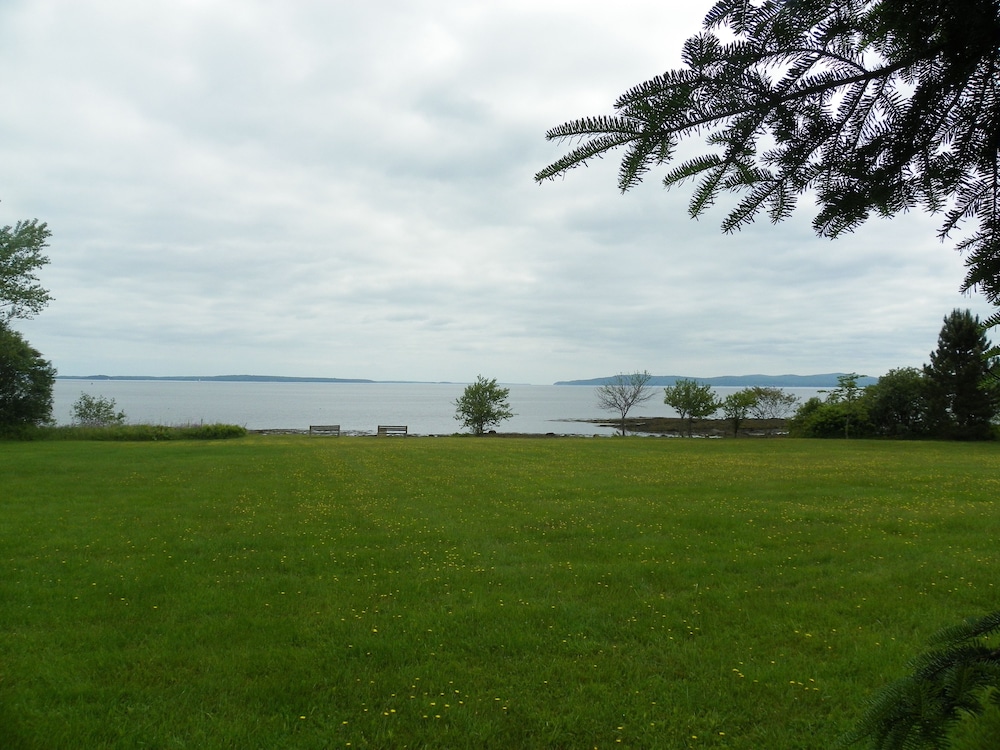 Homeport Inn and Tavern
