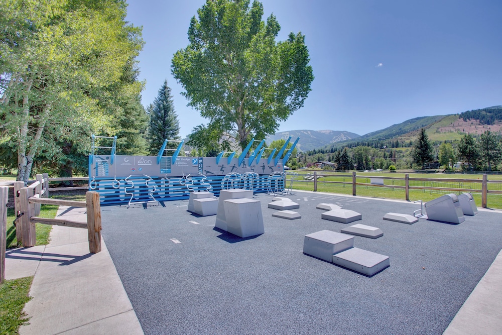 Renovated Avon Condo 5 Mins to Beaver Creek Resort - Property Image 8