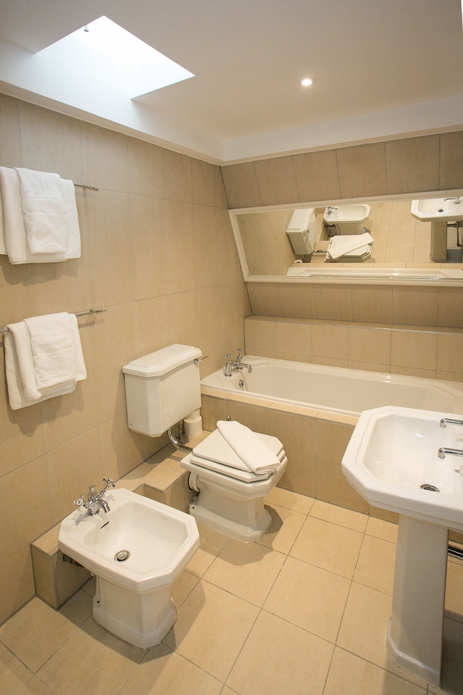 O'Connell Bridge Apartments
