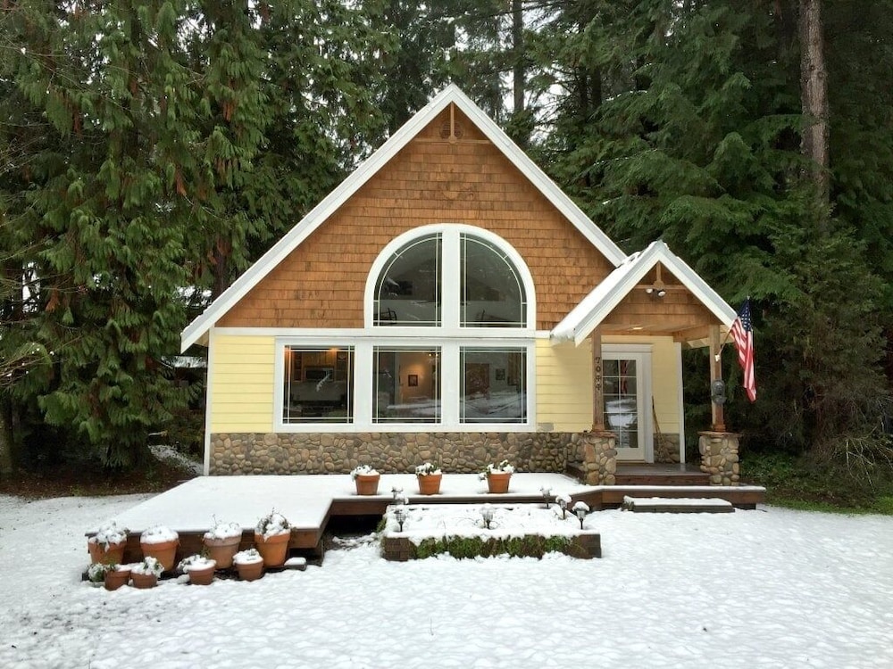 01sl - Hot Tub - Pet Friendly - Bbq - Sleeps 8 3 Bedroom Home by RedAwning