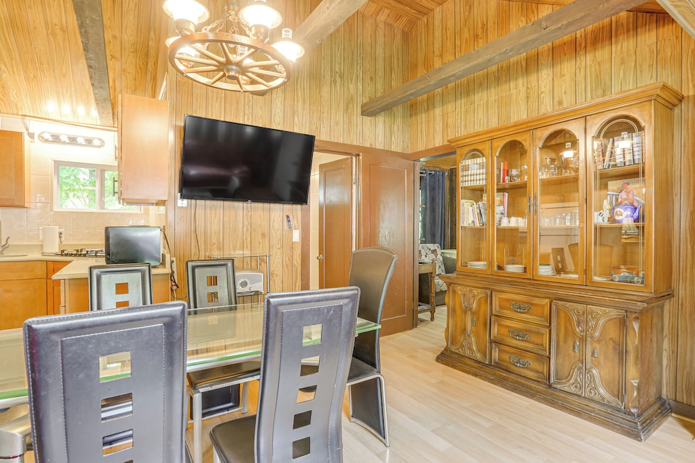 Communal Pool & Playground: Mongaup Valley Cabin!