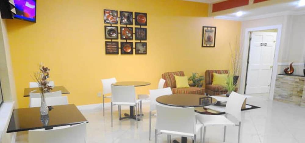 Winnie Inn Suites & RV Park