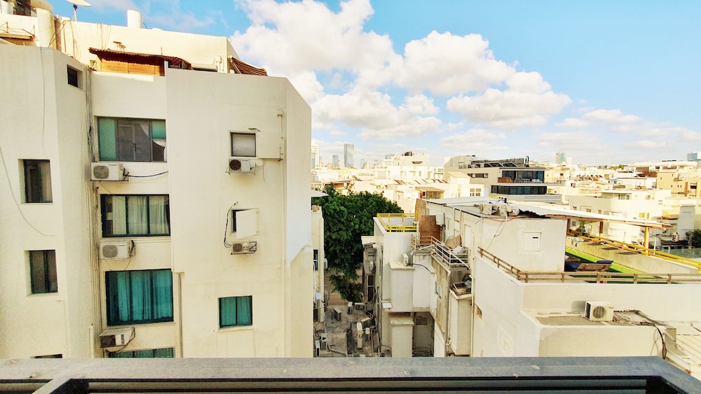 New Apartment Near the Beach With Parking TL53 view 2