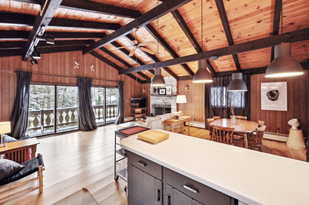 Charming Alpine Retreat Near Attitash Ski Mountain 3 Bedroom Chalet