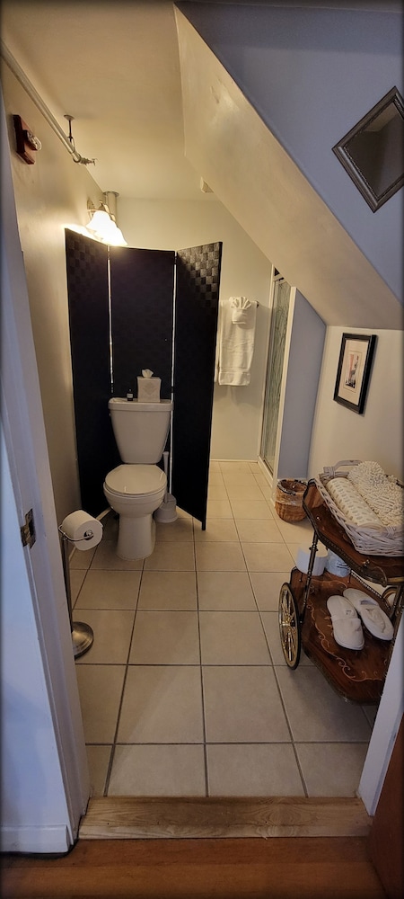 Inn at the Agora