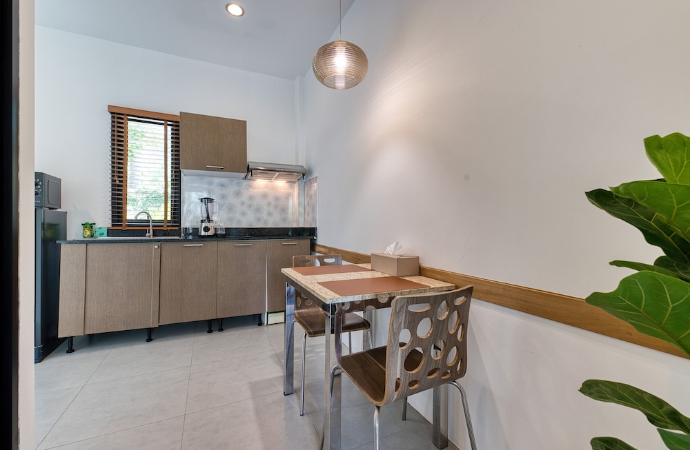 Baan Rawee Apartments