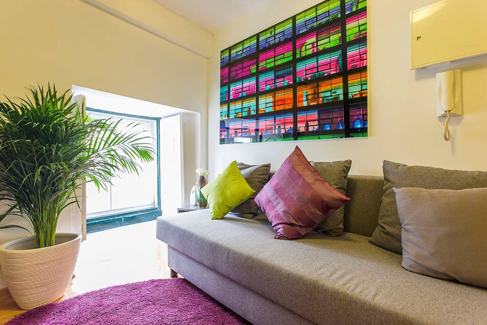 Contemporary by Apartments Alfama