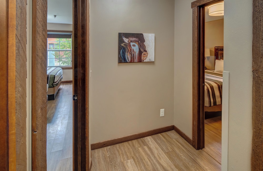 State Game Lodge at Custer State Park Resort