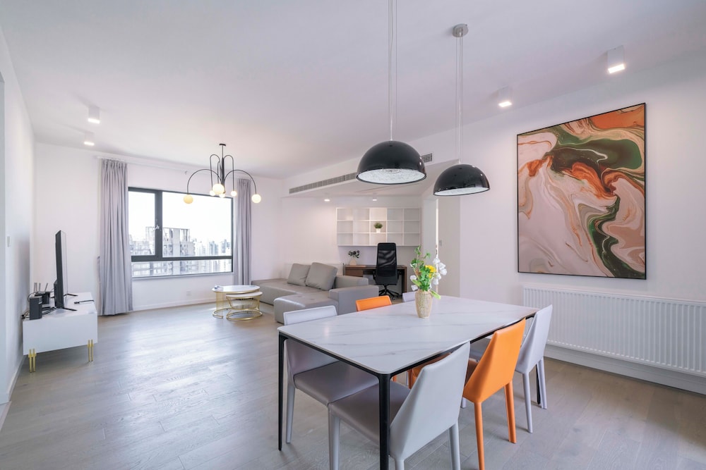 Tyms Elegant 4BR 2BA Apt Xujiahui Malls