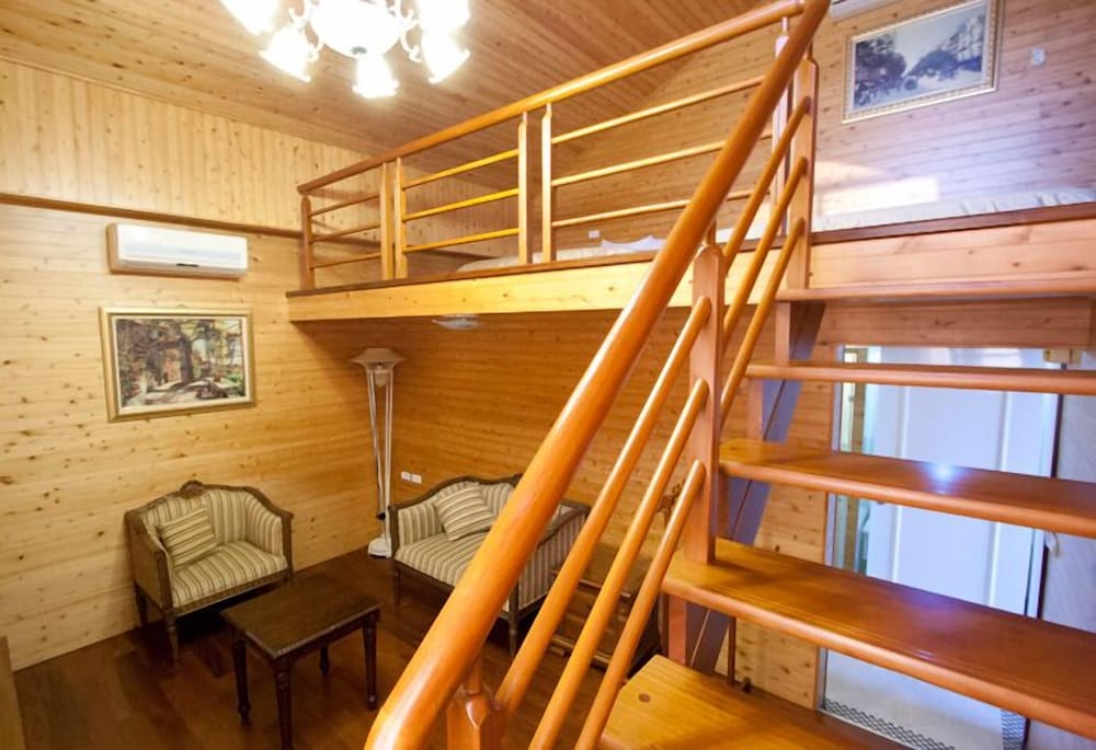 Aurora B&B