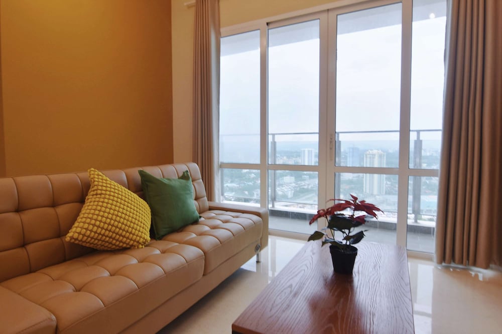 Cozy 1BR Suite at Tritower Steps to JB CIQ
