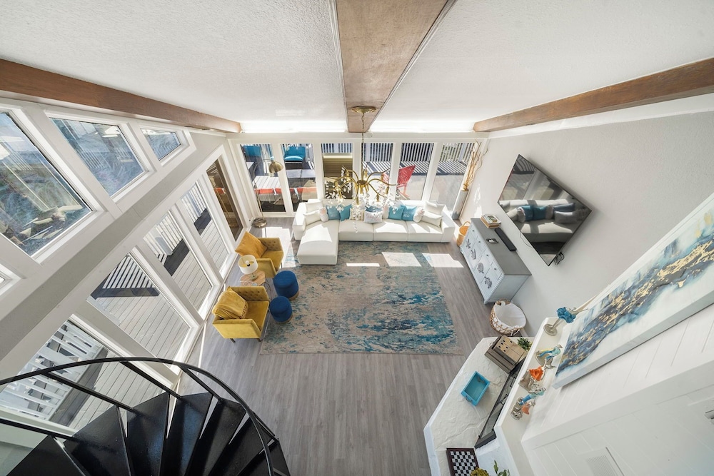 Captain's Manor by Ryson Vacation Rentals