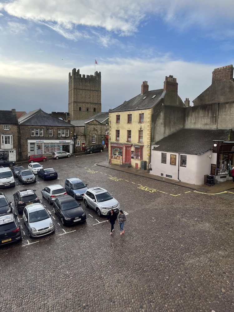 The Castle Tavern