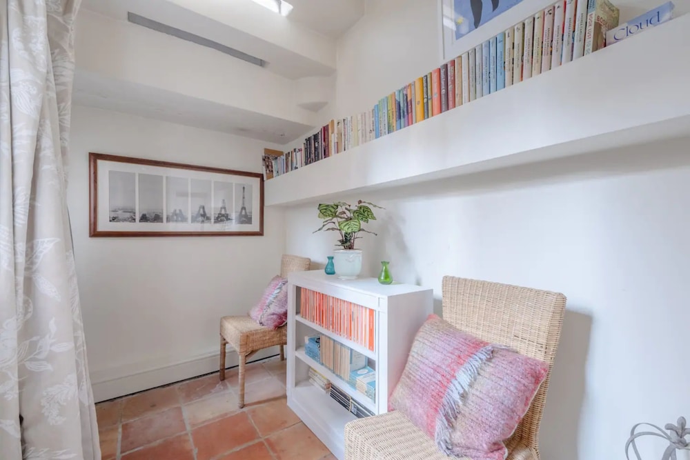 Quaint and Central Studio Flat - Chelsea