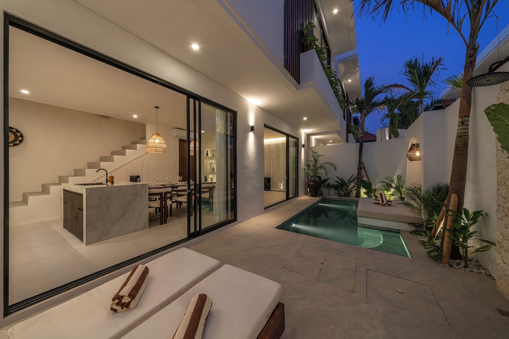 Nova Oasis 1