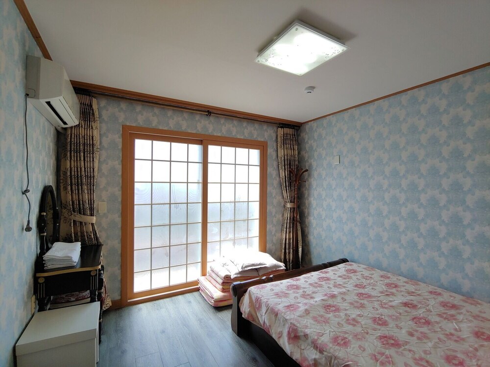 Gyul House