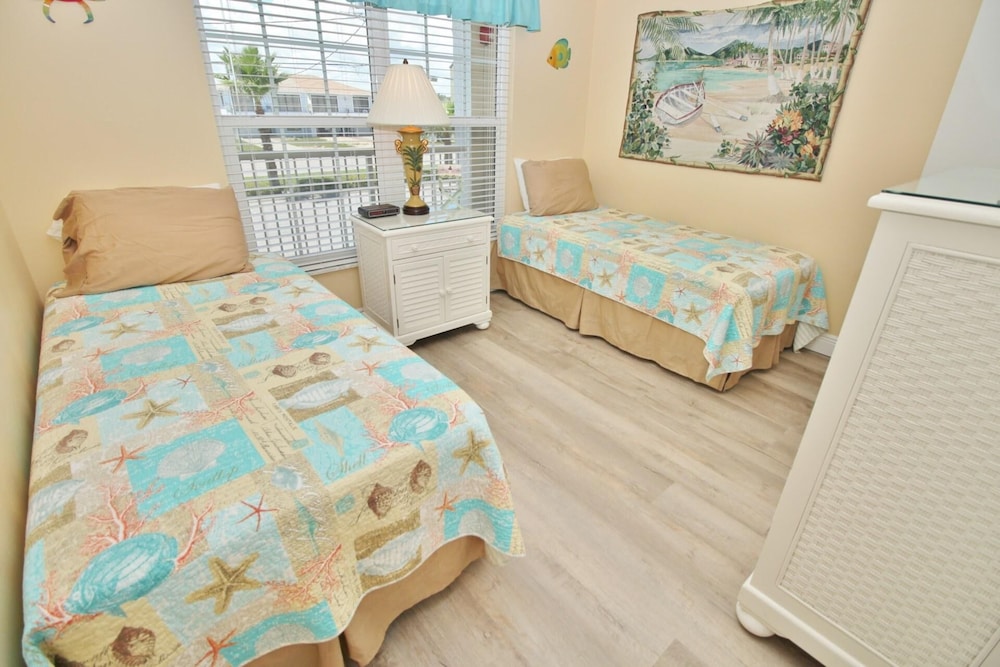 Point East 213