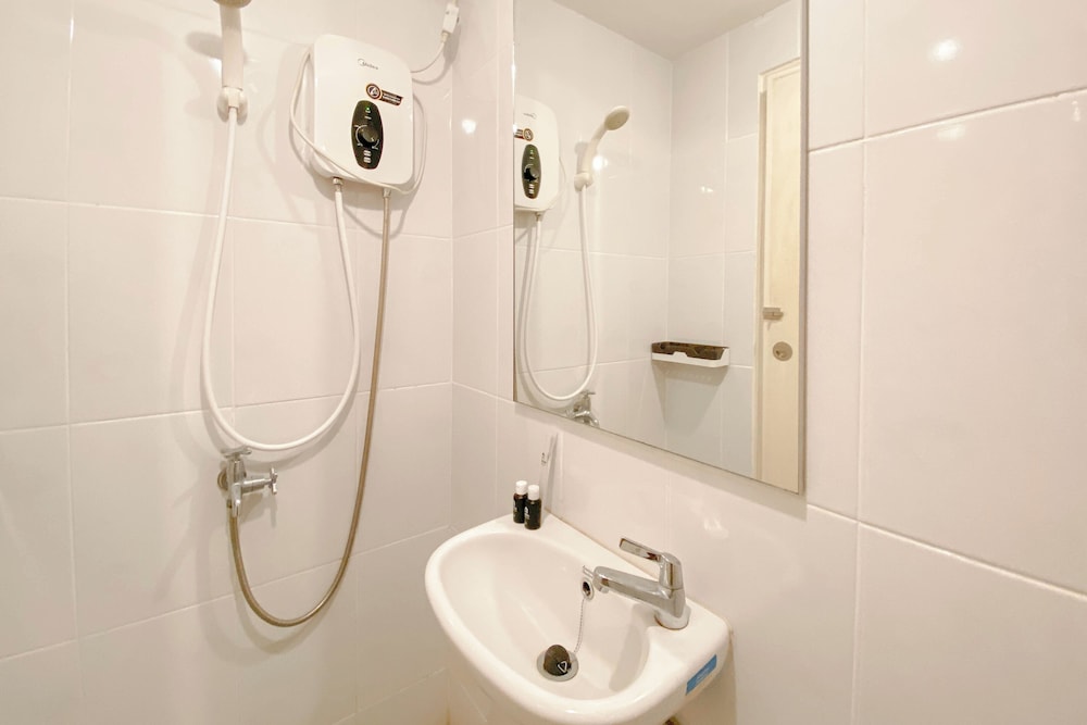 Comfy Studio at 9th Floor Tokyo Riverside PIK 2 Apartment