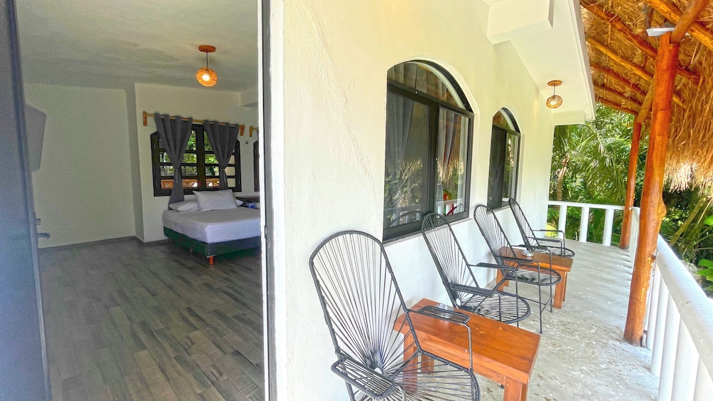 Hotel Isabella Bacalar Front Lagoon