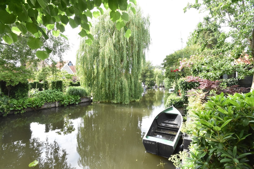 Serene Getaway in Edam view 4