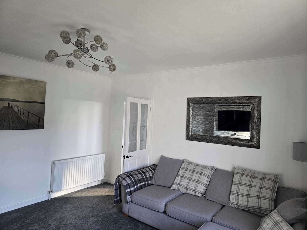 Apartment - Sleeps 4 - Hot Tub, Pet-friendly