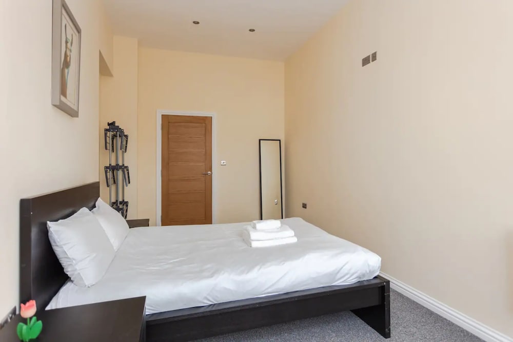 Stylish 2 Bedroom Apartment in Greenwich