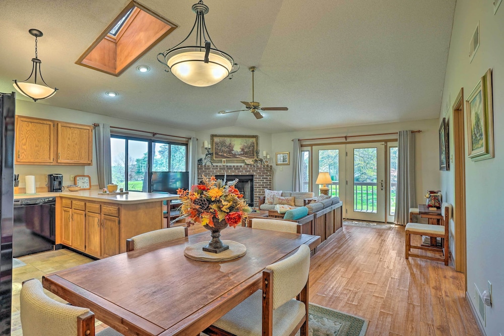 Retreat on The Woods Resort: Mtn View Golf Course! - Property Image 2
