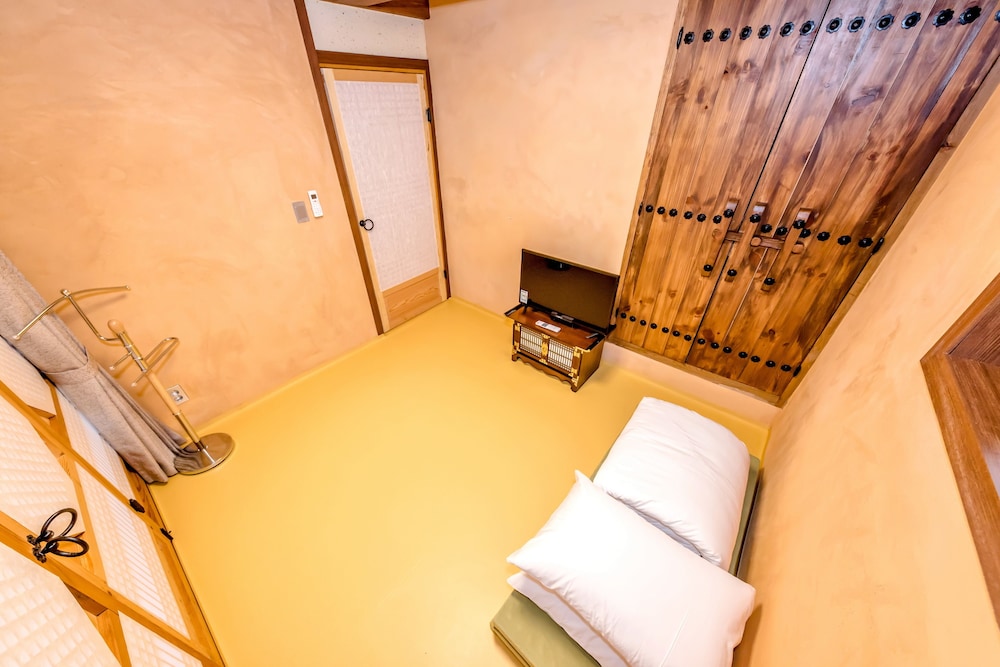 Hanok Hotel Hallagung 9