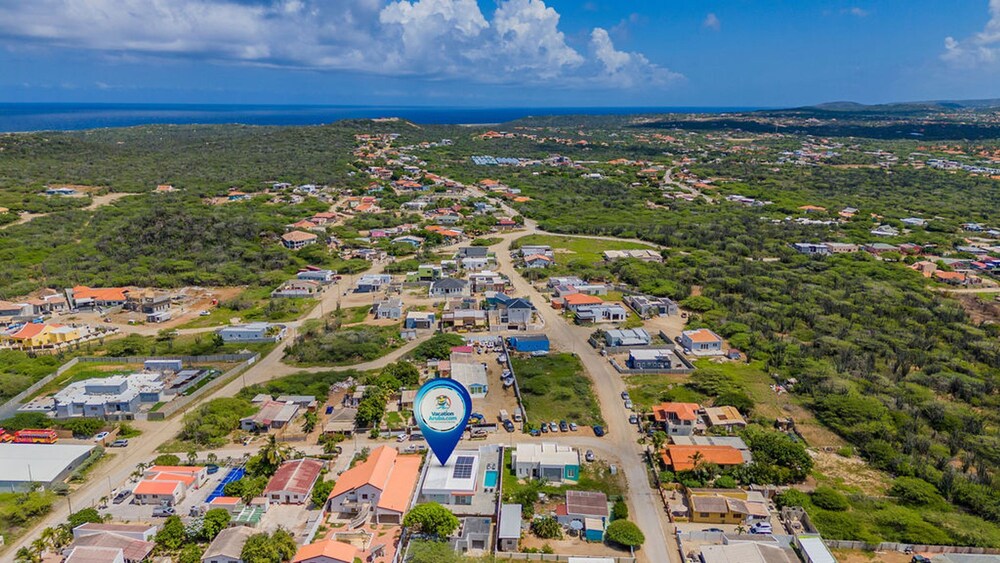 4BR 3BA Newly Built w Private Pool 5 min 2 Beach