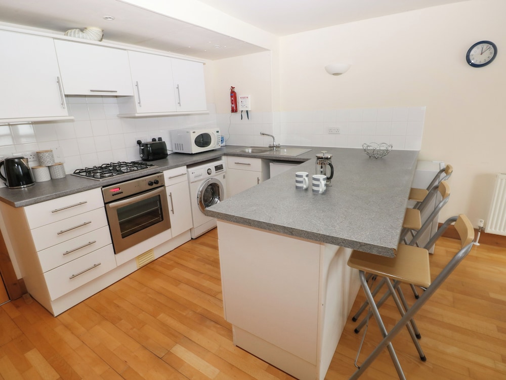 15 Sovereign House