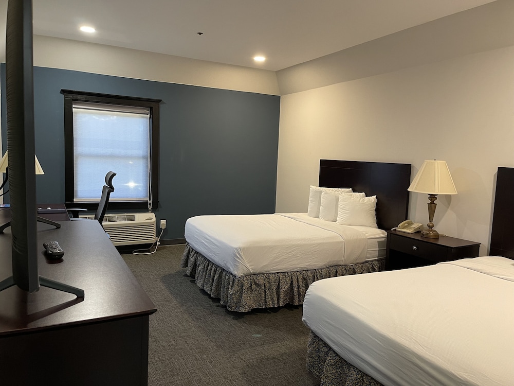 Bloomington Vacations - The Chateau Hotel and Conference Center - Property Image 94