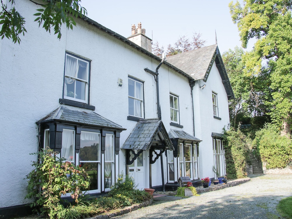 Brookside Manor House