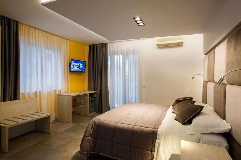 Orange Suites