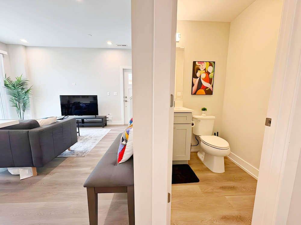 4BR Townhouse with Parking - WV rep 3