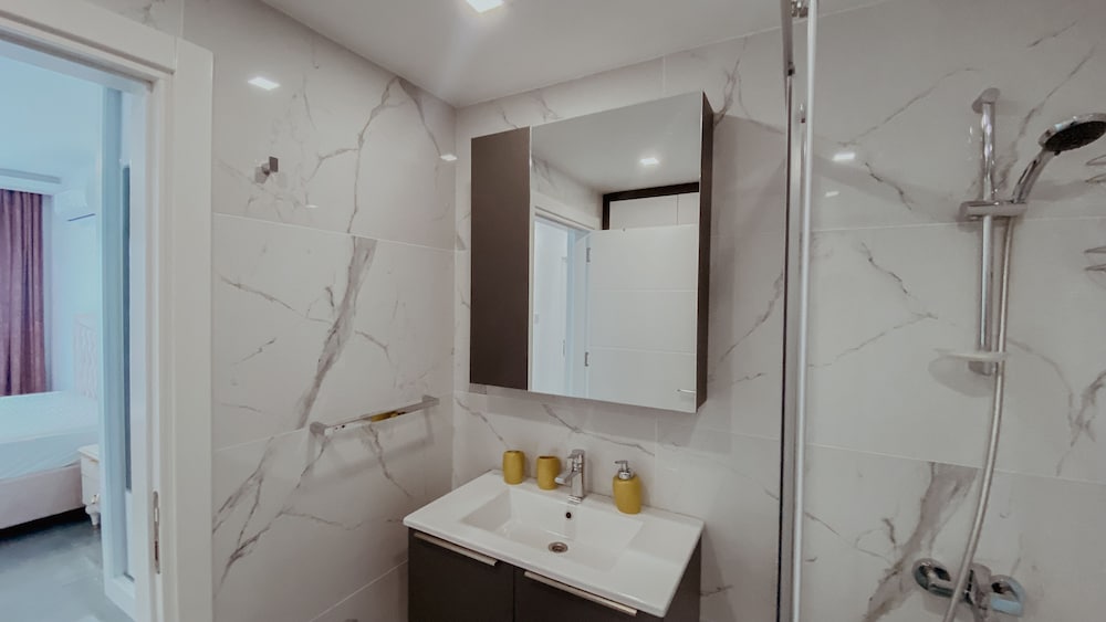 Luxury 2 Bedrooms in Iskele view 3
