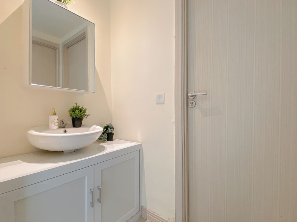 Comfortable 2Br With Extra Room At Meikarta Apartment