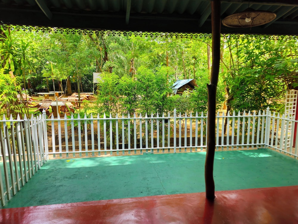 Udawalawe Safari VIllage By Plateeno