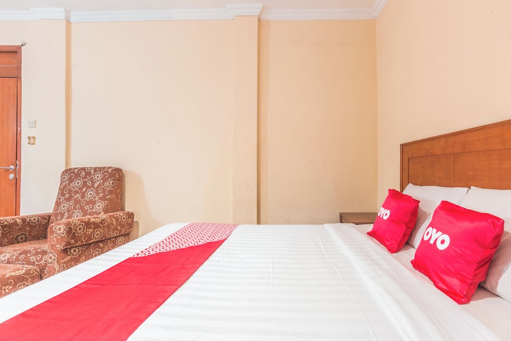 OYO 94759 Hotel Taman Cibinong