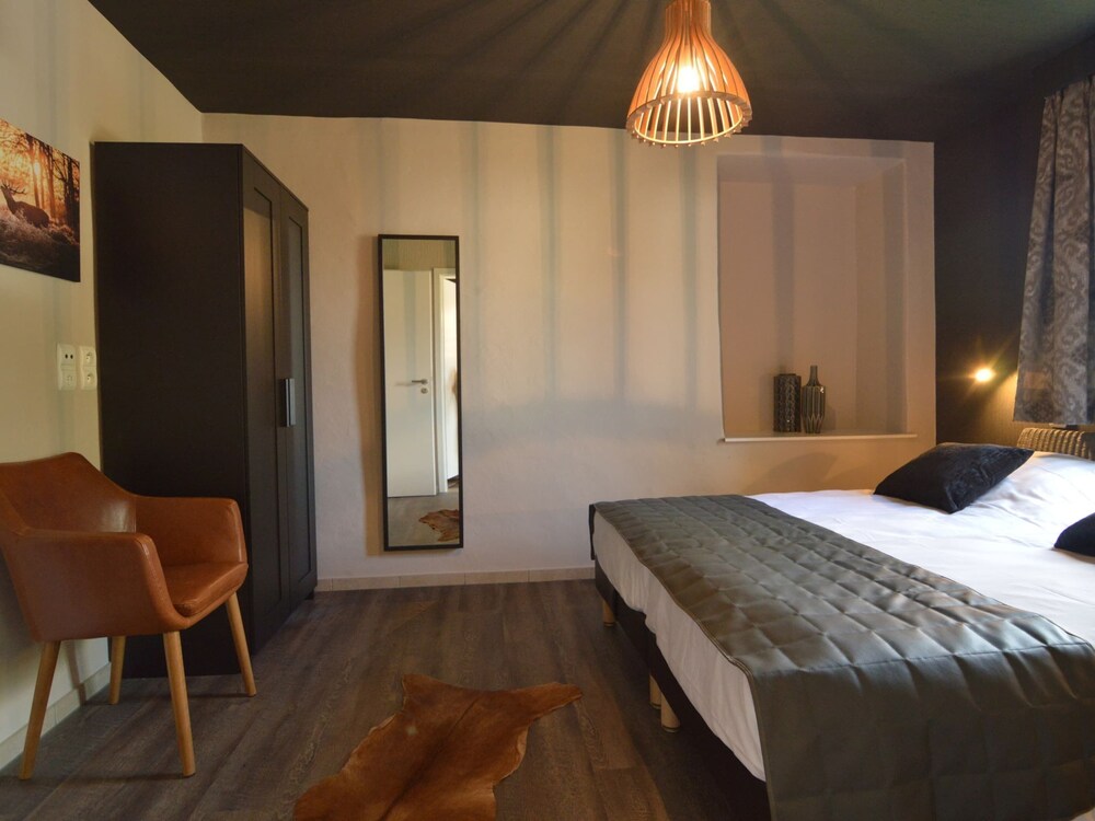 Gorgeous Holiday Home in Waimes With In-house Theatre & Pool view 4
