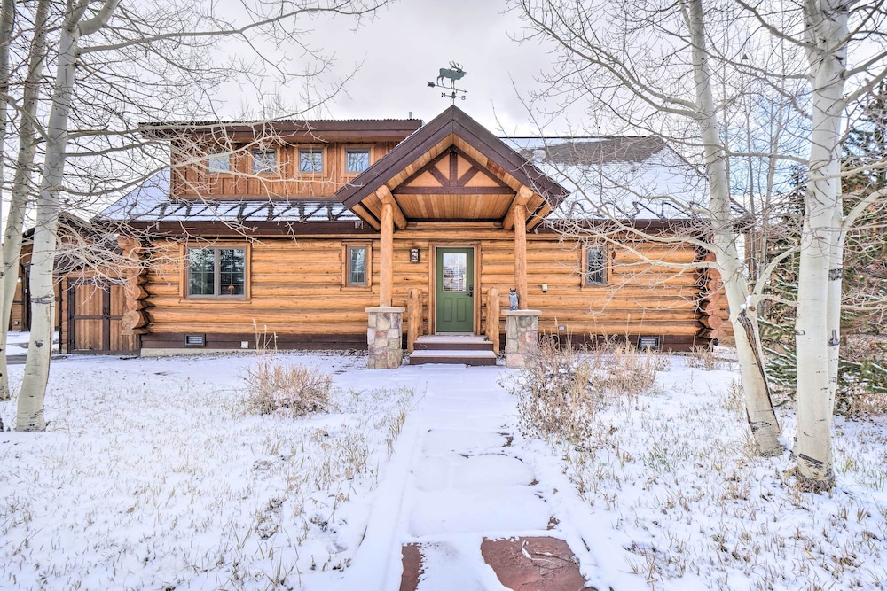 Mountain Views & Fire Pit: Granby Retreat! view 2