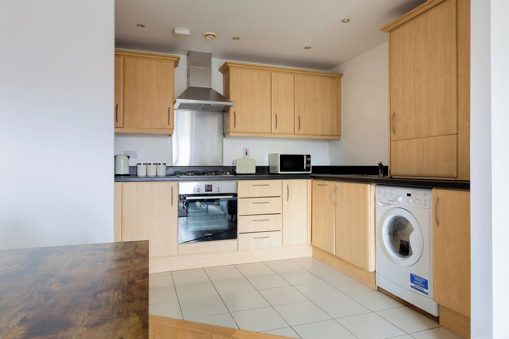 Modern Apartment in Bow