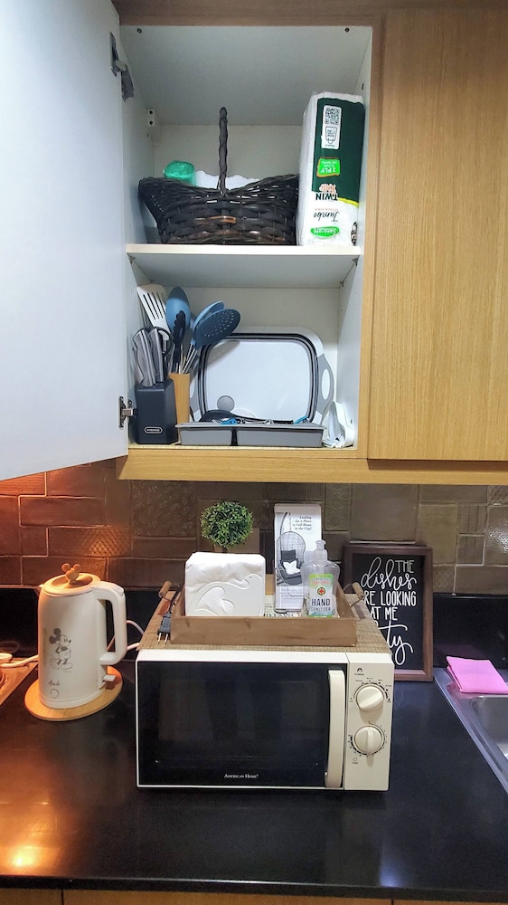 Urban Retreat at Shell Residences With Netflix 300mbps Wifi