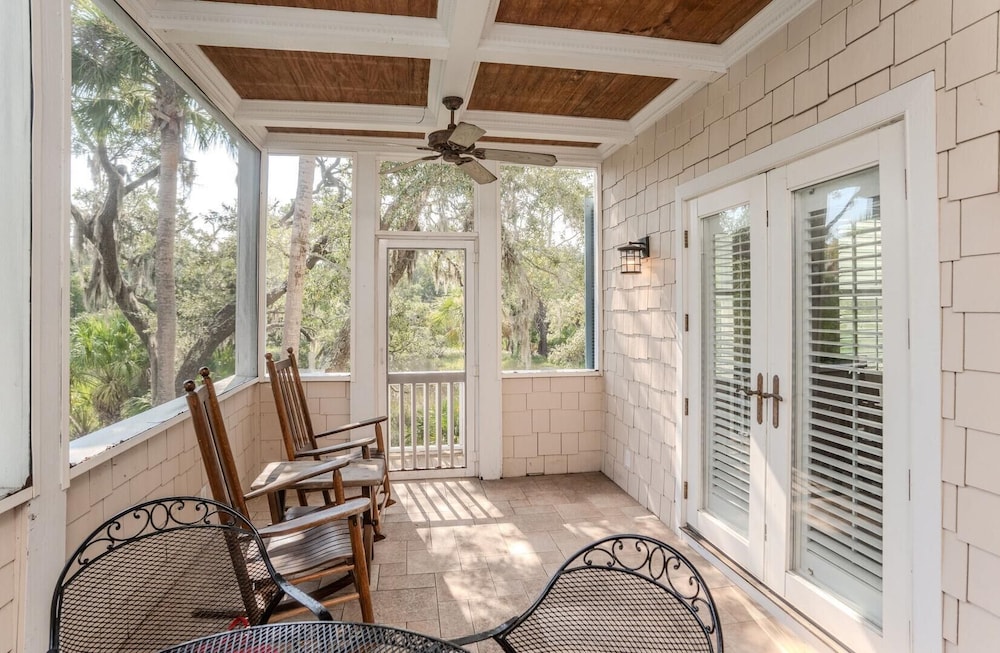 18 Fiddlers Cove Dr - 5 Bed/4 Bath w/ Resort Access & Golf Cart!